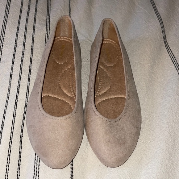 Nude flats 7.5 *never worn* - Picture 1 of 1